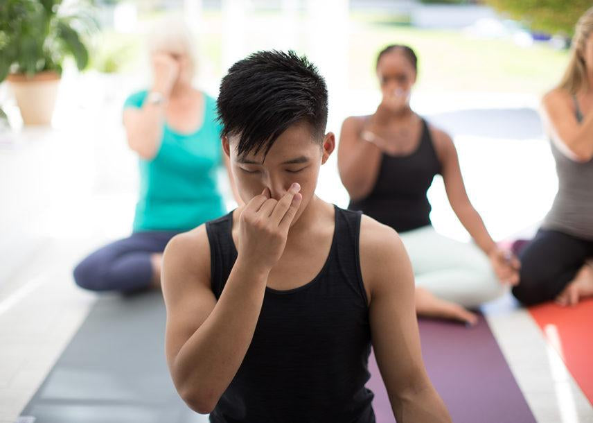 לתרגל יוגה: החוויה של אדם על הרצף האוטיסטי -דניאל קפלן-יוגה סטור