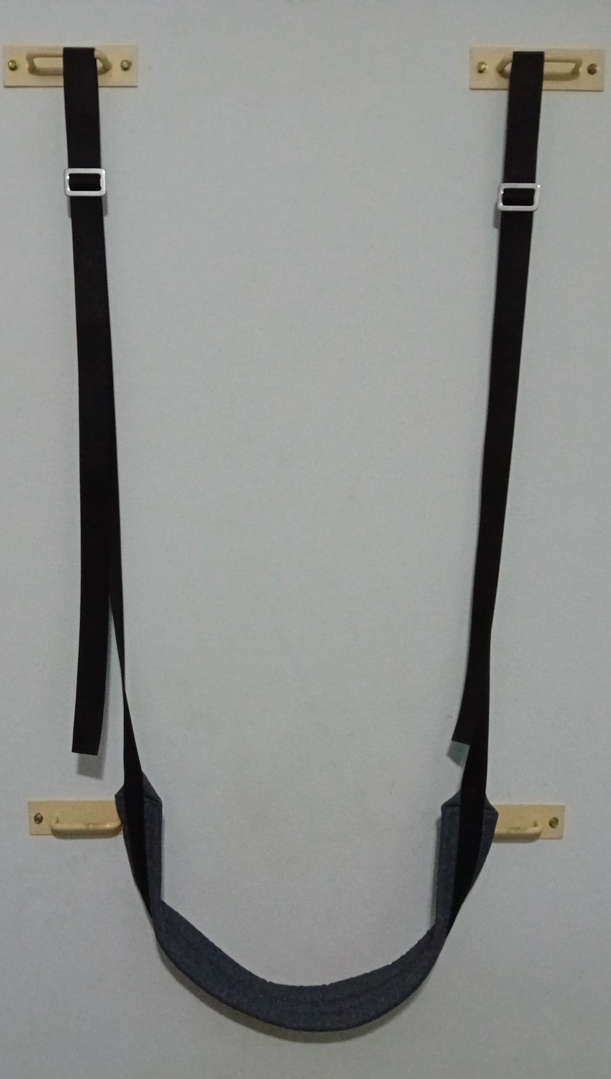 רצועה כחולה לתלייה הפוכה