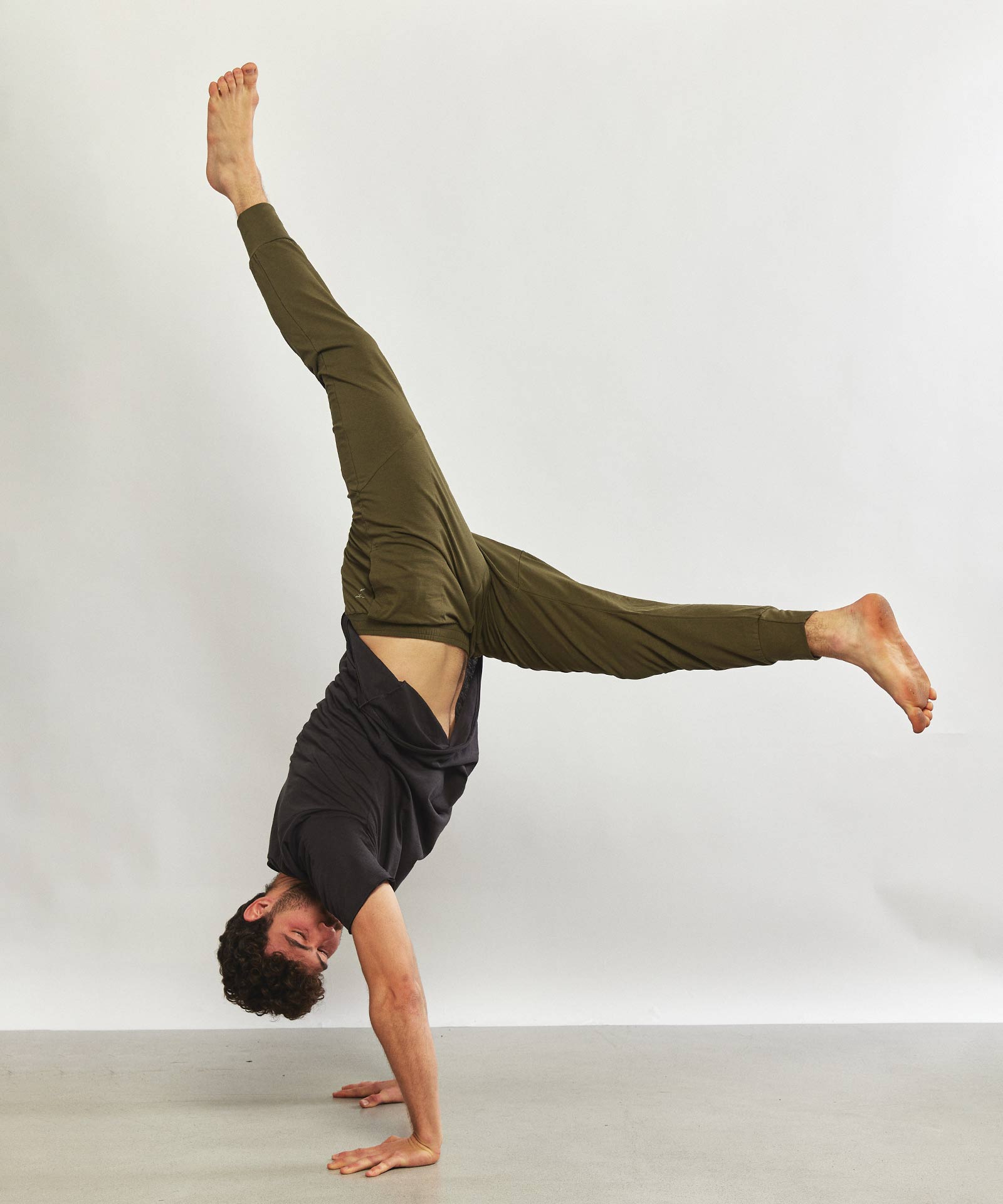 מכנסי יוגה איזיגויינג ירוק זית